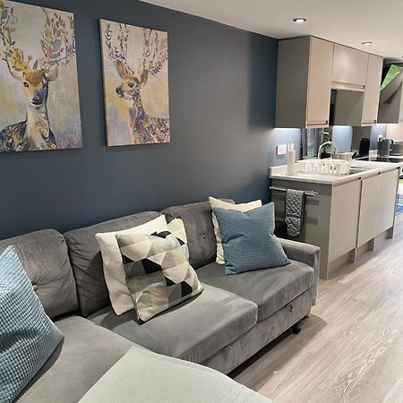 One Bedroom Apartment, Driveway, Bracknell Centre Ngoại thất bức ảnh