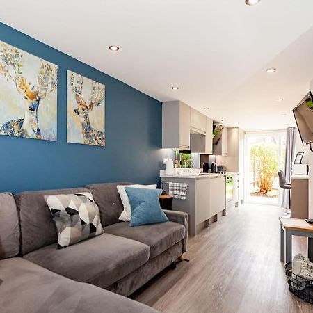 One Bedroom Apartment, Driveway, Bracknell Centre Ngoại thất bức ảnh