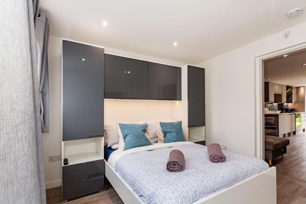 One Bedroom Apartment, Driveway, Bracknell Centre Ngoại thất bức ảnh