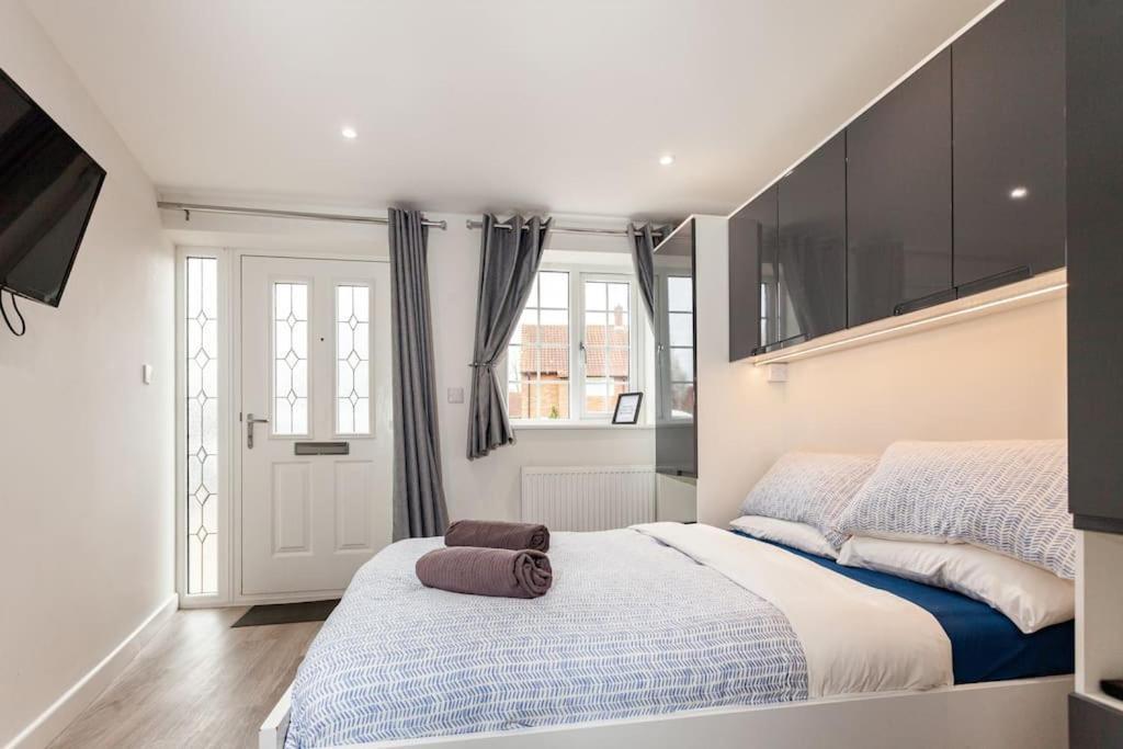 One Bedroom Apartment, Driveway, Bracknell Centre Ngoại thất bức ảnh