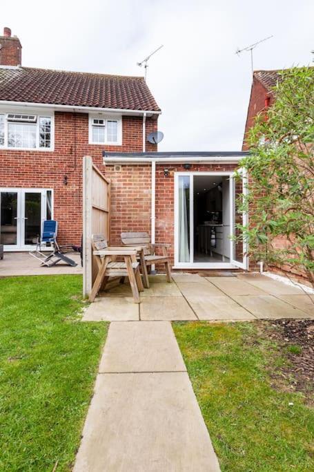 One Bedroom Apartment, Driveway, Bracknell Centre Ngoại thất bức ảnh