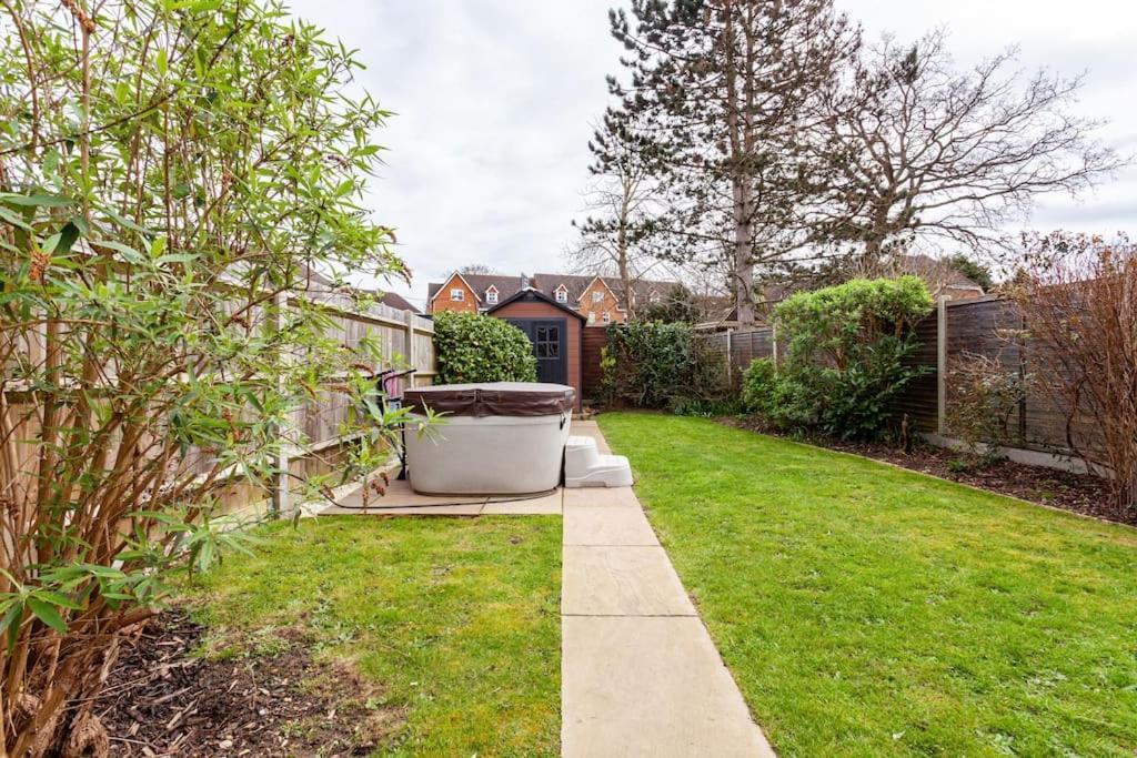 One Bedroom Apartment, Driveway, Bracknell Centre Ngoại thất bức ảnh